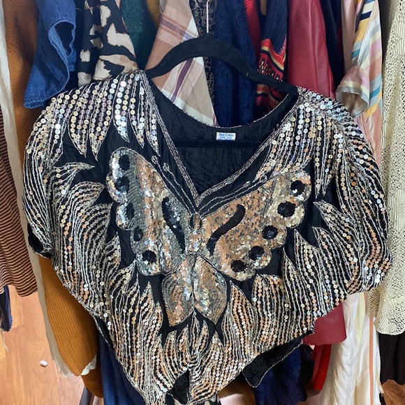 47. Tan Cho butterfly sequined silk vintage top - a few loose threads/beads S - Picture 1 of 2